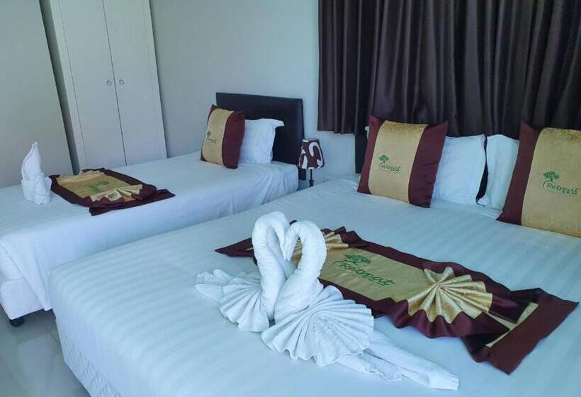 Трехместный Номер Стандарт Вид на Бассейн, Retreat Resort Pattaya