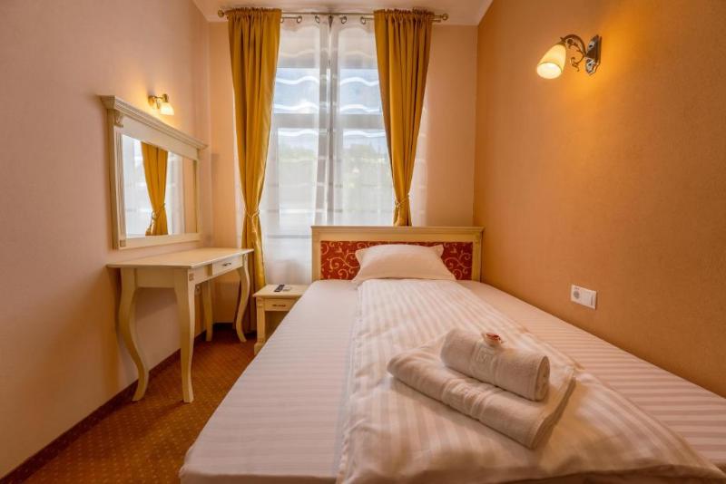 Номер Стандарт Трехместный, B&b Hotel Montélimar Sud