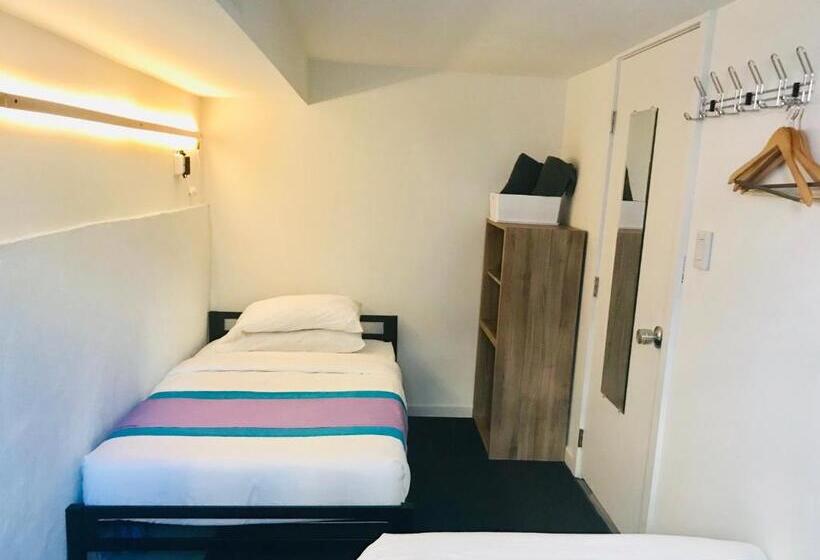 Standard room with outdoor bath, Modern Guesthouse Ironbound Newark With Kitchen Fasttraintonyc Onestoptoairport