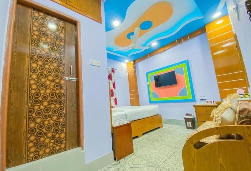 اتاق سوپریور خانوادگی, As Shams International
