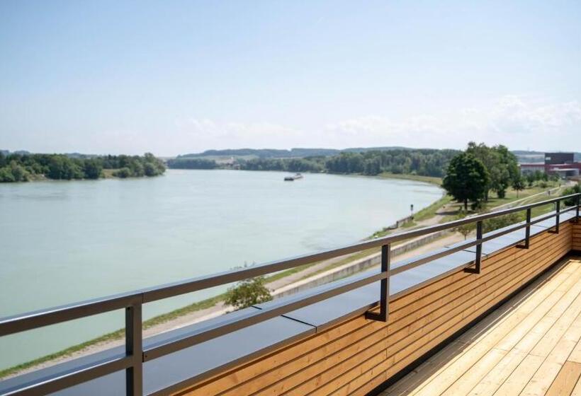 Люкс с Террасой, Donau Lodge