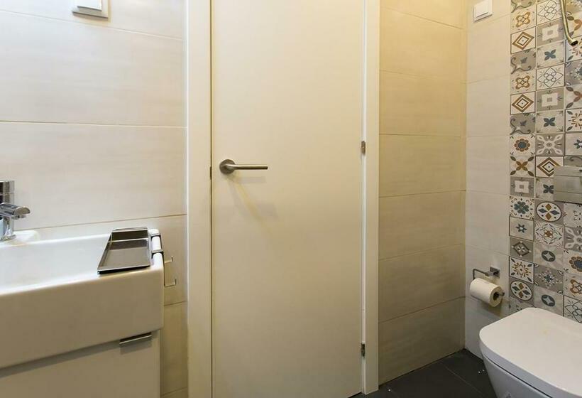 سوئیت با بالکن, Suites Amália Guesthouse Near Rossio Square