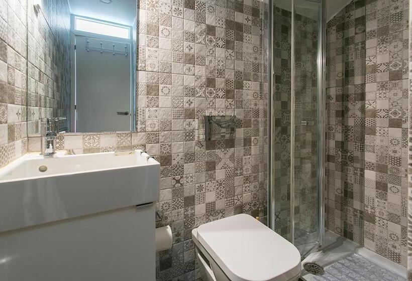 سوییت جونیور با بالکن, Suites Amália Guesthouse Near Rossio Square