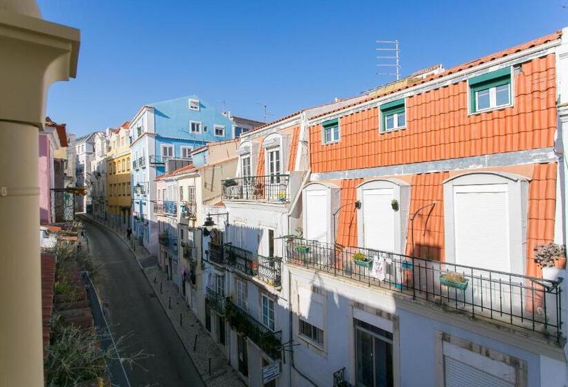 مجموعه ویستا شهر, Suites Amália Guesthouse Near Rossio Square