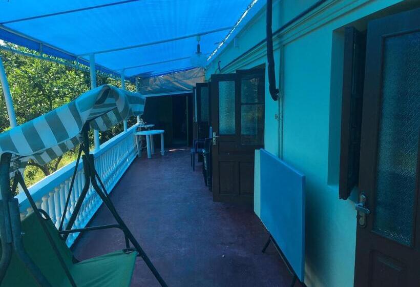 اتاق استاندارد با سرویس بهداشتی مشترک, Guest House Guram