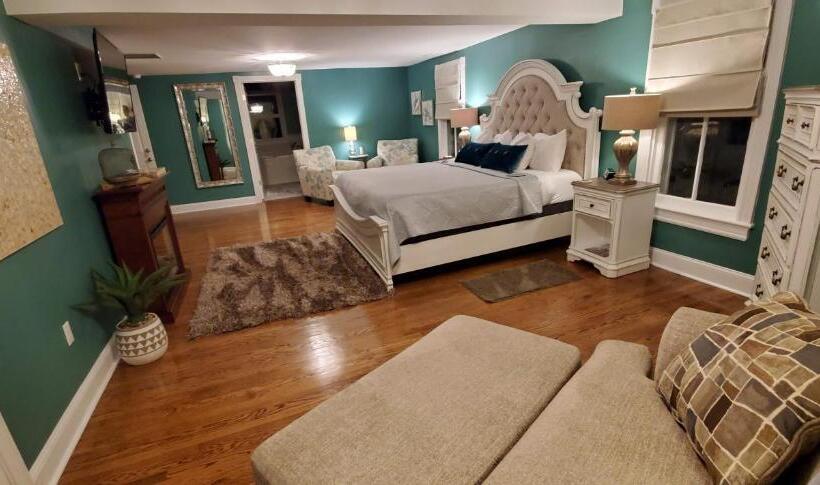 Номер Deluxe Кровать Кинг, Mansion Farm Inn