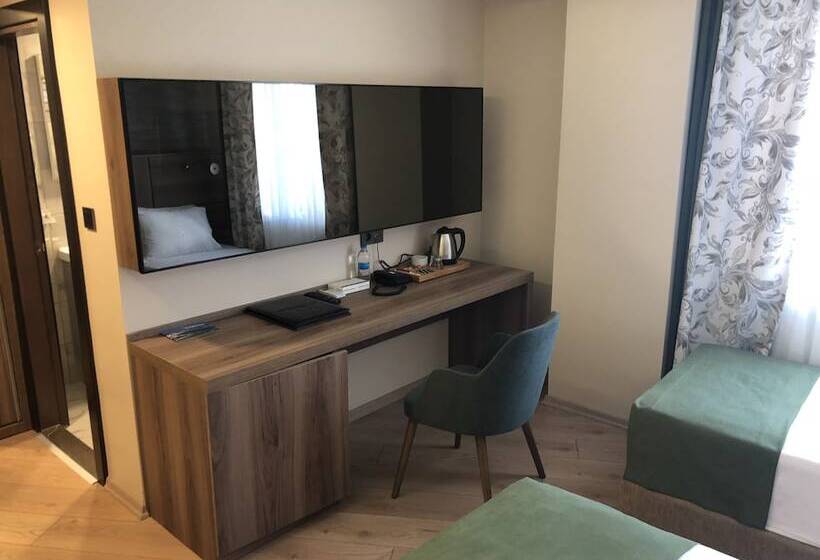 اتاق استاندارد سه نفره, Kemikpark Otel