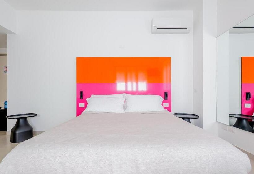 اتاق استاندارد چهار تخته, Parma Room Station