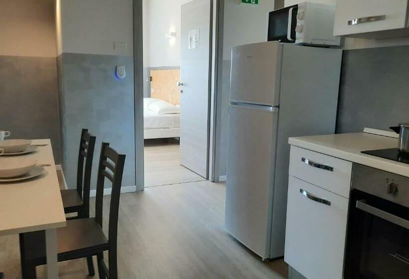 Четырехместный Номер Стандарт, Bergamo Guesthouse   Self Check In