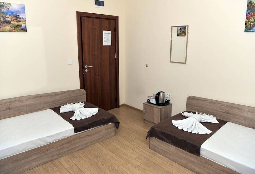 Номер Стандарт с Террасой, Twain Apart&rooms