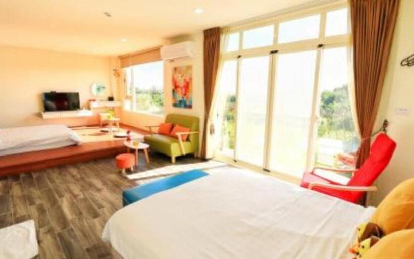 اتاق لوکس با چشم‌انداز دریا, Full Moon Resort