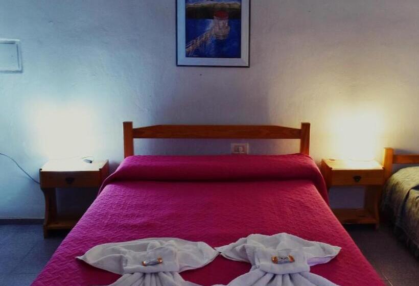 베이직 3인 룸, Hostel Ctalamochita
