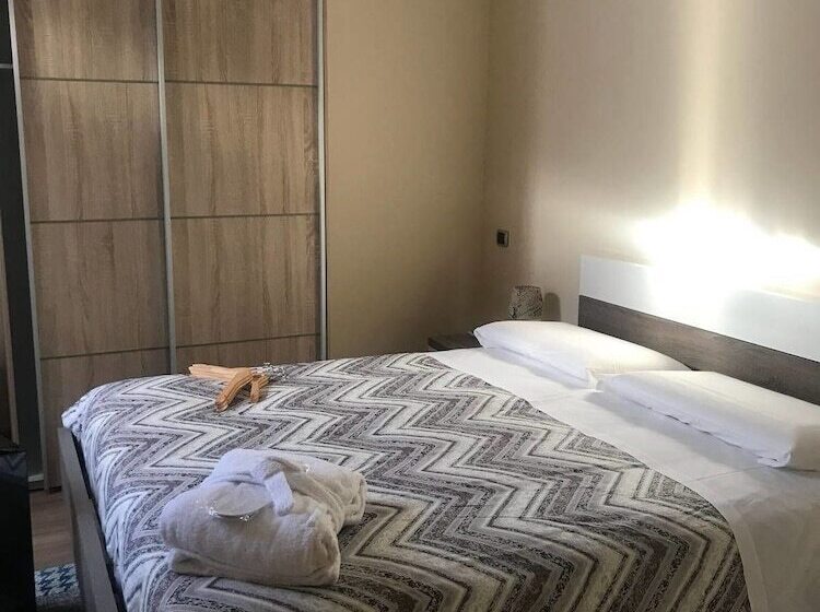 Номер Deluxe, Lonatino