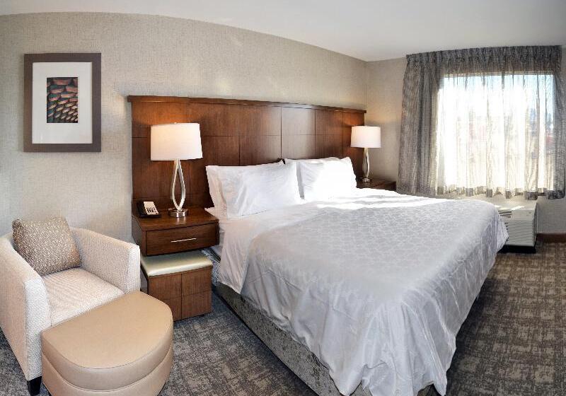 キングサイズベッドのスイートルーム, Staybridge Suites   Red Deer North, An Ihg