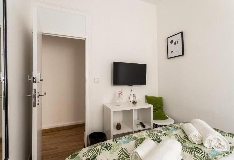 اتاق پایه با سرویس بهداشتی مشترک, Rooms4all