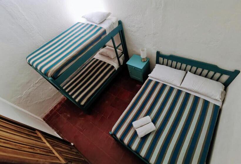 Номер Стандарт Четырехместный Совместный Санузел, Hostel Once Once