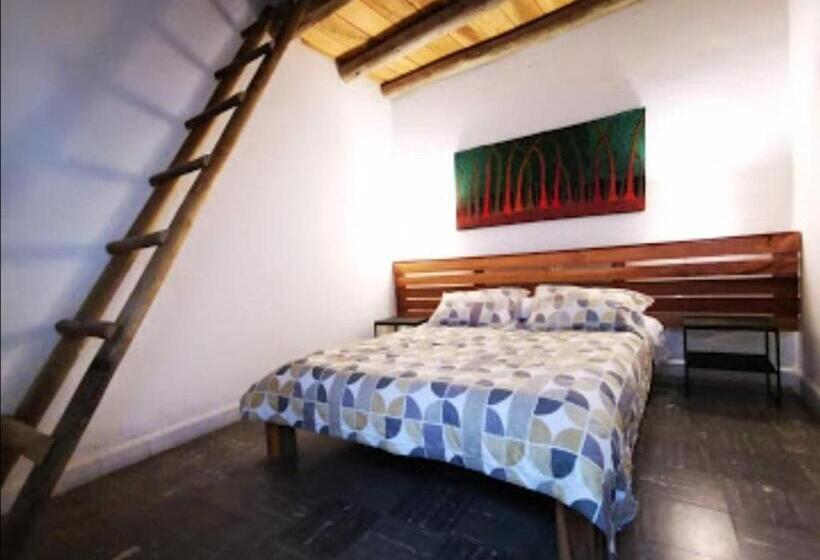 エコノミールーム, Hostel Once Once