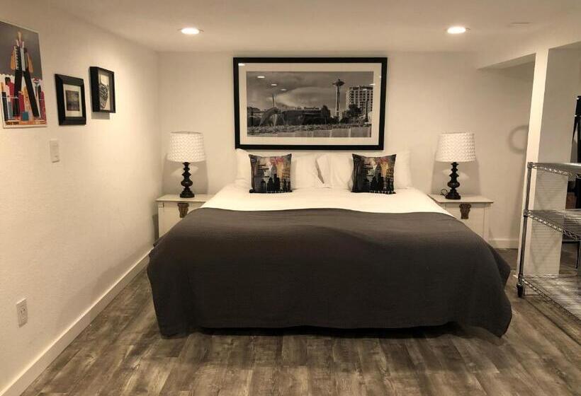 Standart Stüdyo, The Art Inn Seattle