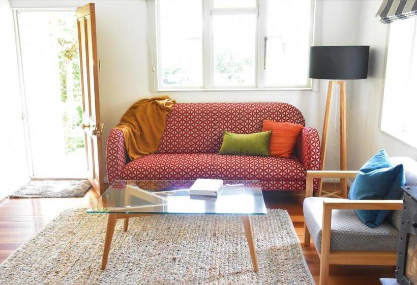 Номер Deluxe Кровать Кинг, Shy Cottage And Studio