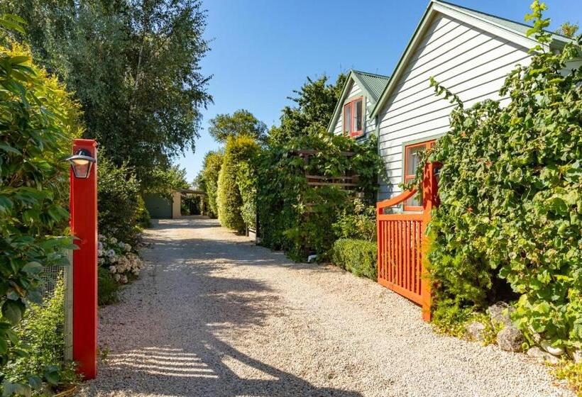 Номер Deluxe Кровать Кинг, Shy Cottage And Studio