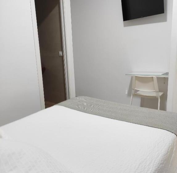 Номер Стандарт с Балконом, Hostal Mellizo