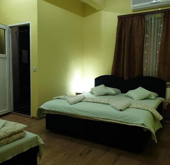 اتاق استاندارد سه نفره, Motel Magistrala