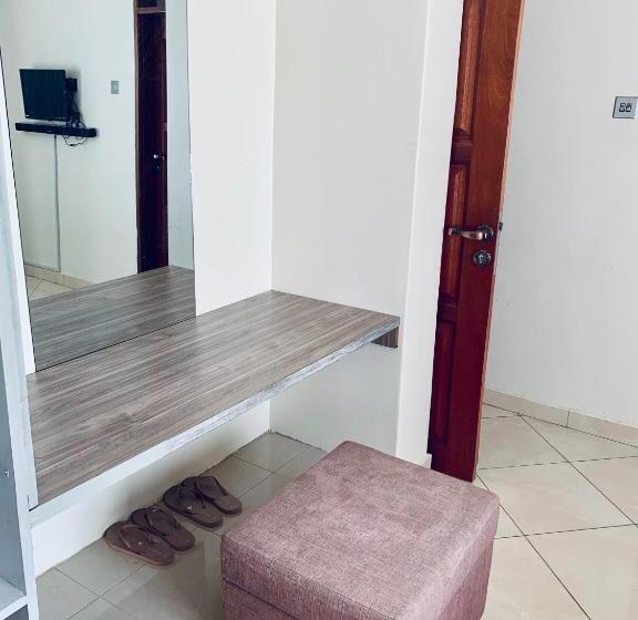 1 Bedroom Apartment Lake View, Trendy Apartments