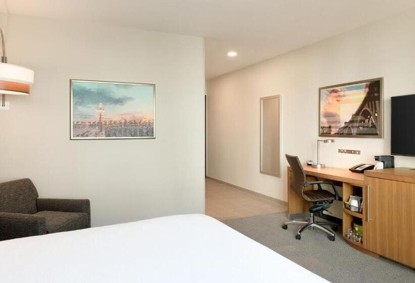 适合残疾人士使用的带超级大床的标准间, Hyatt Place Pasadena