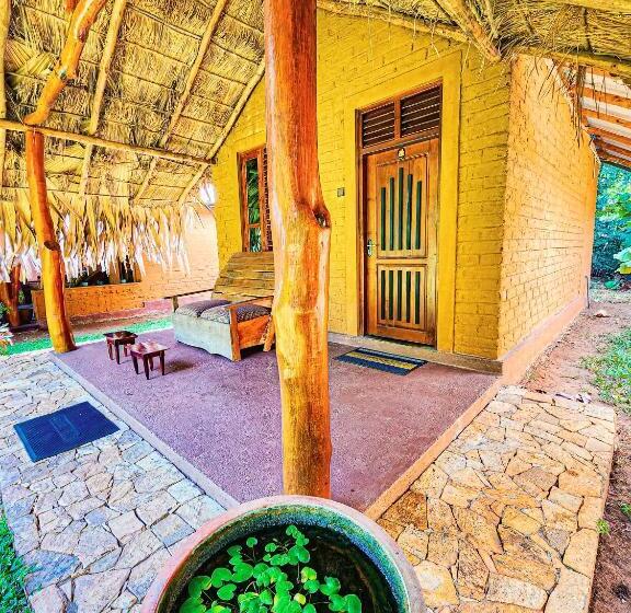 Номер Стандарт Вид на Сад, Hasthi Safari Cottage