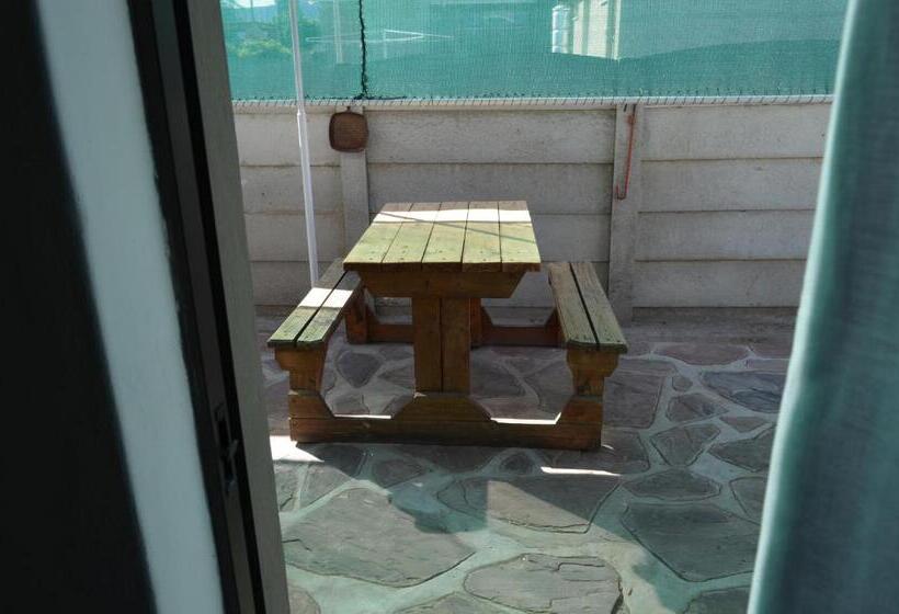 Семейный Номер, Ons Dorpshuis Beaufort West