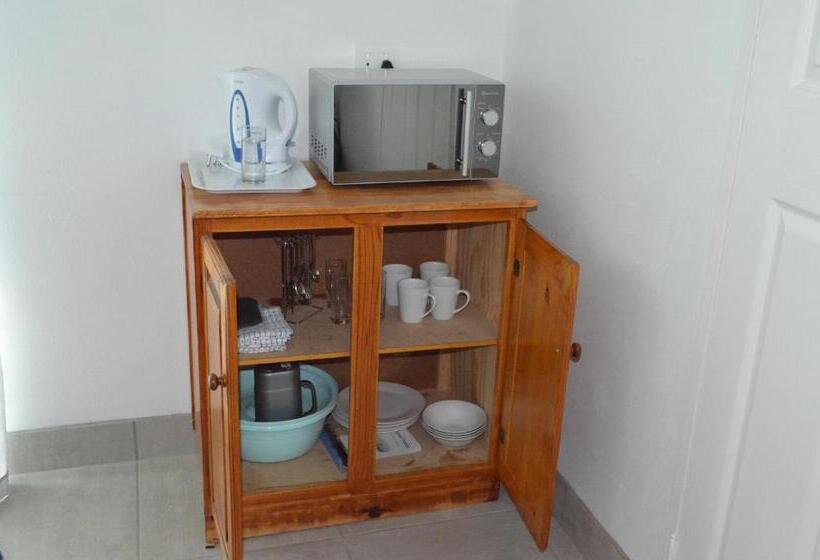 Семейный Номер, Ons Dorpshuis Beaufort West
