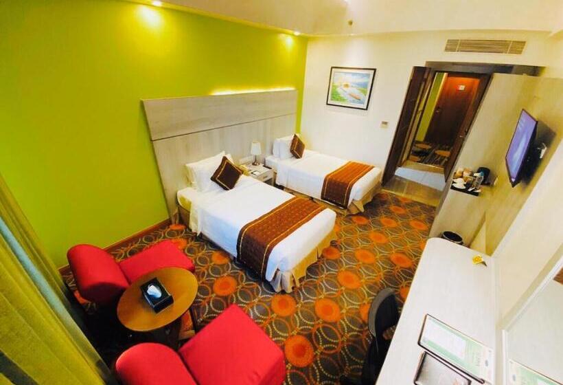 اتاق سوپریور با چشم‌انداز شهر, Ritz Grand Hotel Mandalay