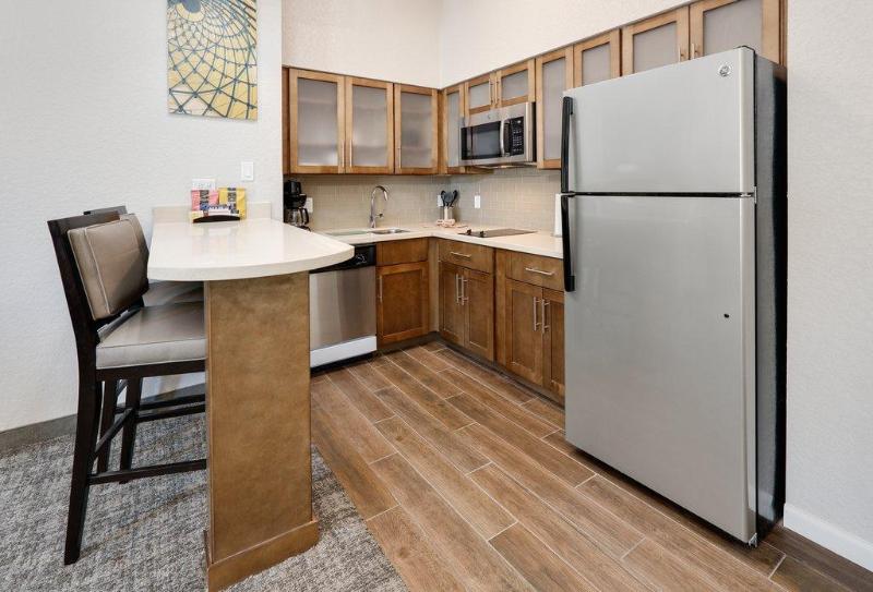 스위트 킹사이즈 침대, Staybridge Suites   San Antonio   Schertz, An Ihg