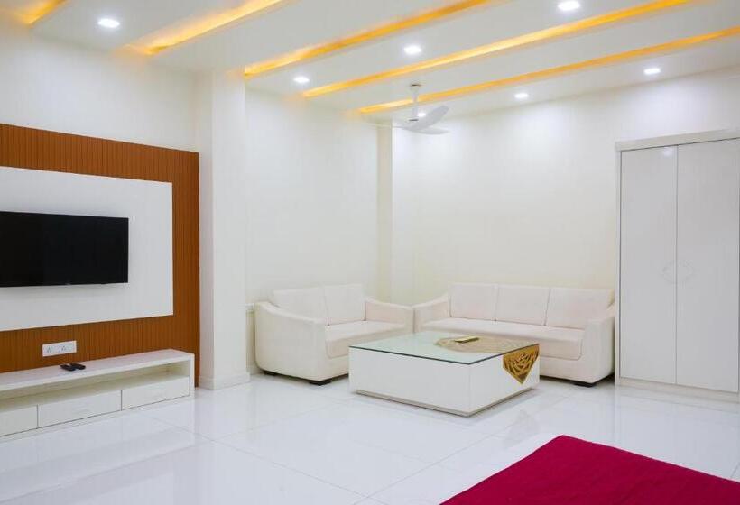 Президентский Люкс, Pushkar City Inn