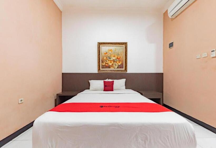 Номер Стандарт, Reddoorz Near Kejaksan Station Cirebon