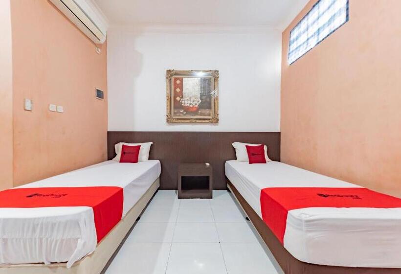 Номер Стандарт, Reddoorz Near Kejaksan Station Cirebon