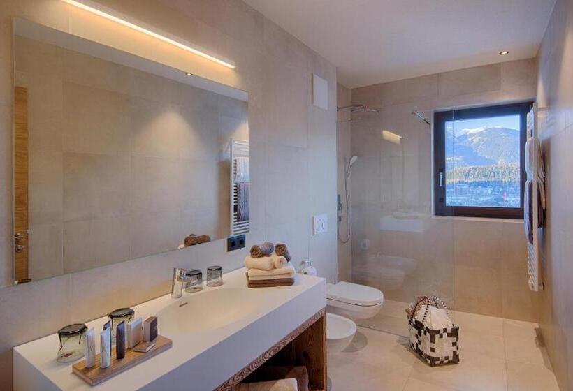 Family flat with balcony, K1 Mountain Chalet   Luxury Apartements