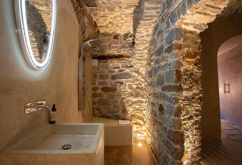 سوئیت با وان آب گرم, B&b éve