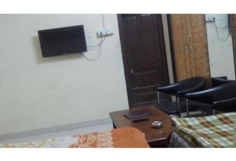 豪华三人间, Well Furnished Rooms In Pushkar