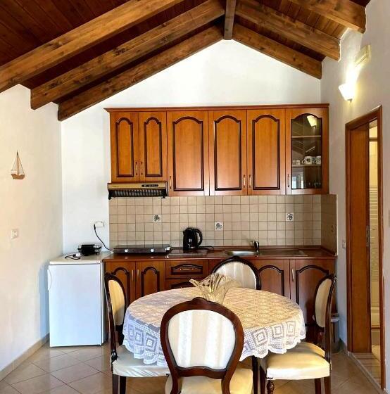 Студия Стандарт Вид на Море, Apartments Athina Orikum