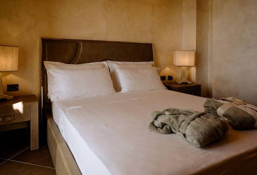 Номер Deluxe Вид на Море, Resort Faro Di Punta Fenaio