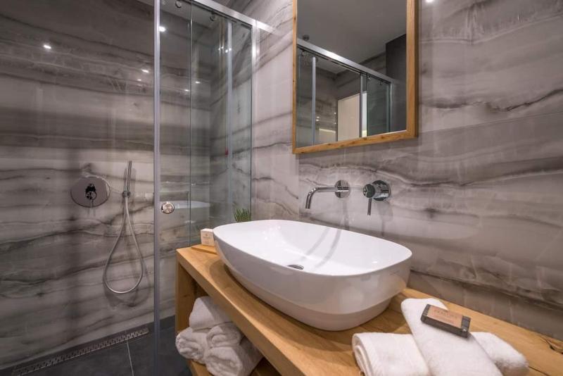 サイドシービュージュニアスイート, Glow Boutique Hotel & Suites