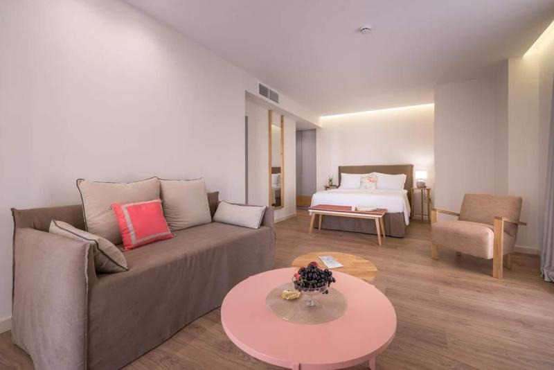 サイドシービュージュニアスイート, Glow Boutique Hotel & Suites