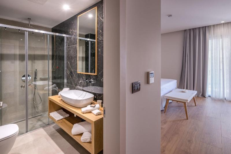 サイドオーシャンビュースタンダードルーム, Glow Boutique Hotel & Suites