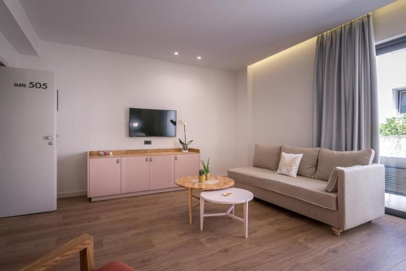 デラックススイート, Glow Boutique Hotel & Suites
