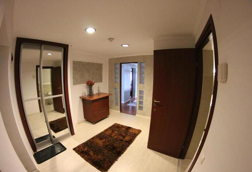 디럭스 스튜디오, Casa Bucovineana
