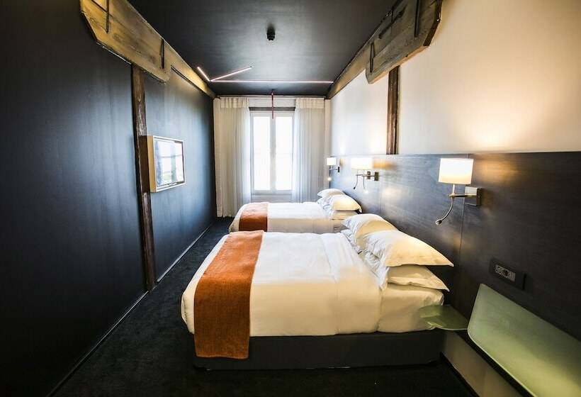 Chambre Standard, Onomo Hotel Waterfront