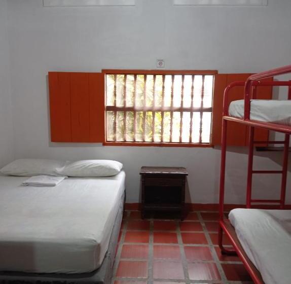 Семейное Бунгало, Las Cabanas De Pino Hostel