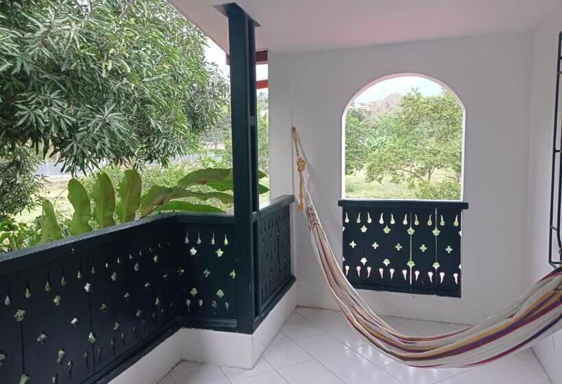 Четырехместный Номер Стандарт, Las Cabanas De Pino Hostel