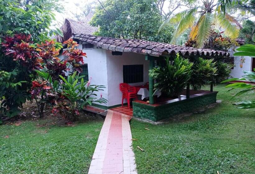 Семейное Бунгало, Las Cabanas De Pino Hostel